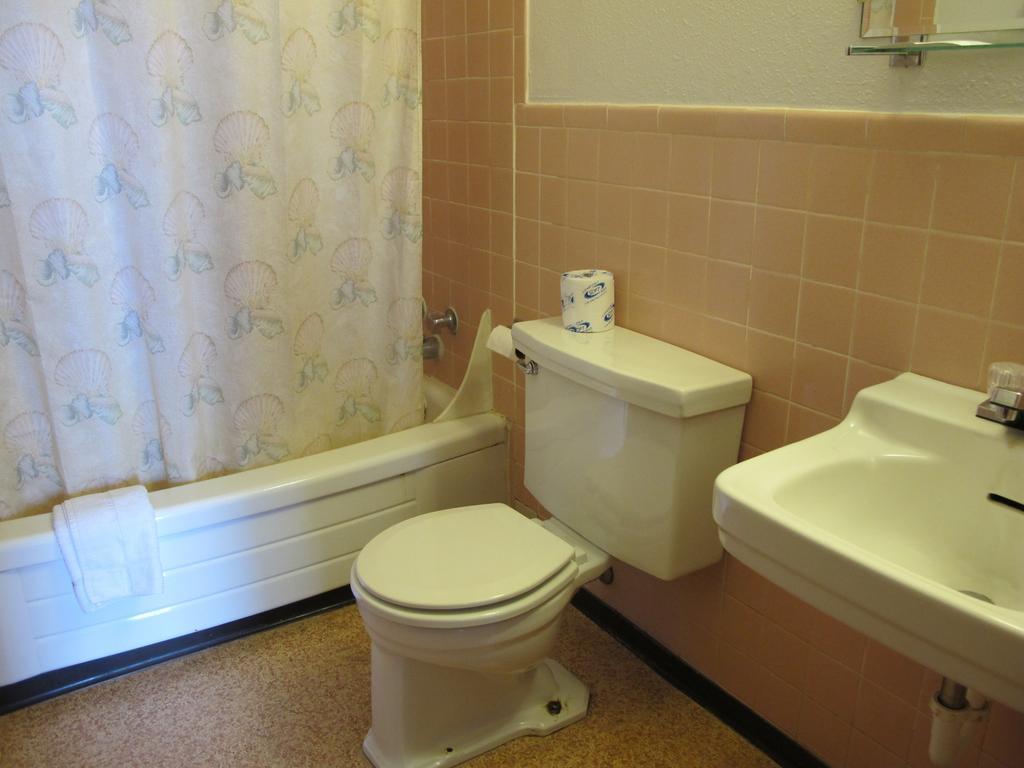 Economy Inn オンタリオ 部屋 写真