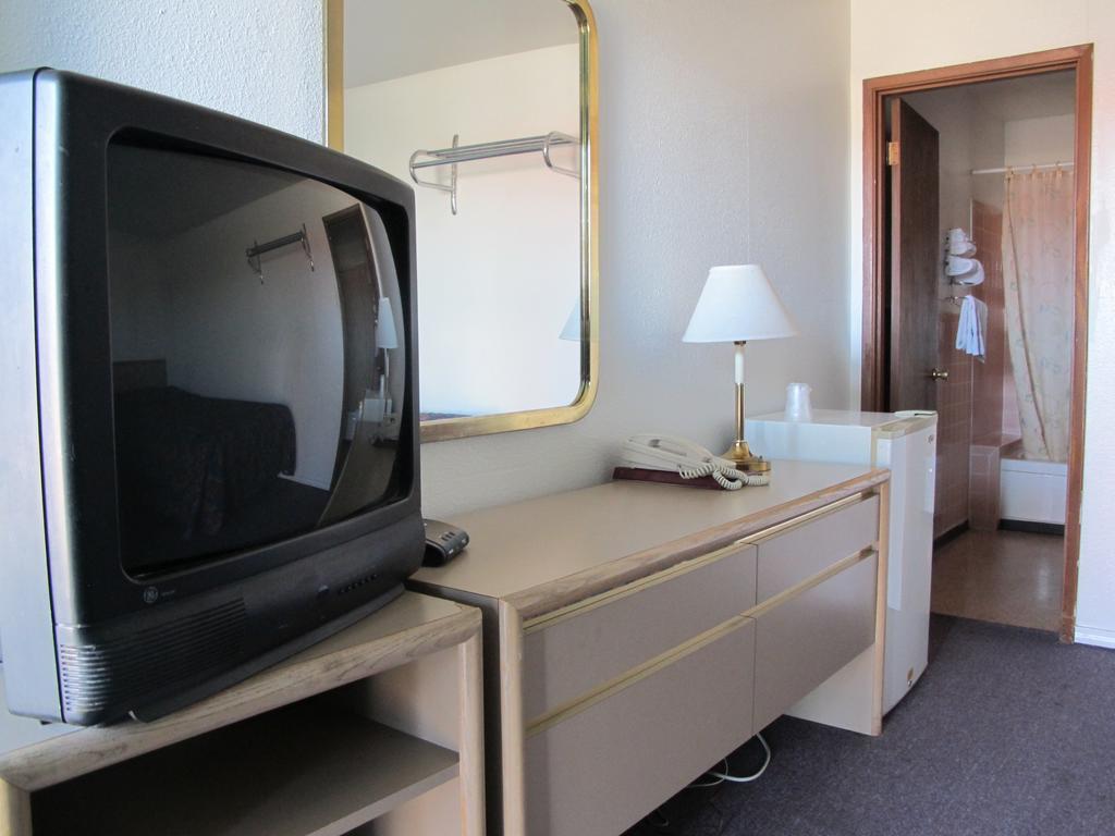 Economy Inn オンタリオ 部屋 写真