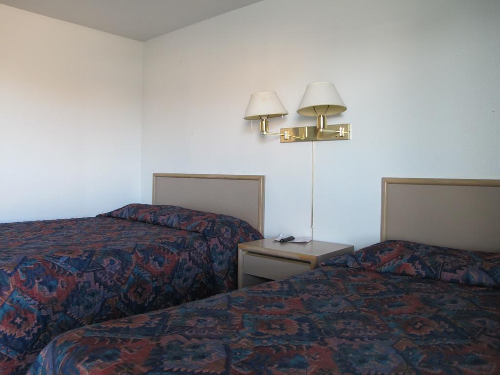 Economy Inn オンタリオ 部屋 写真